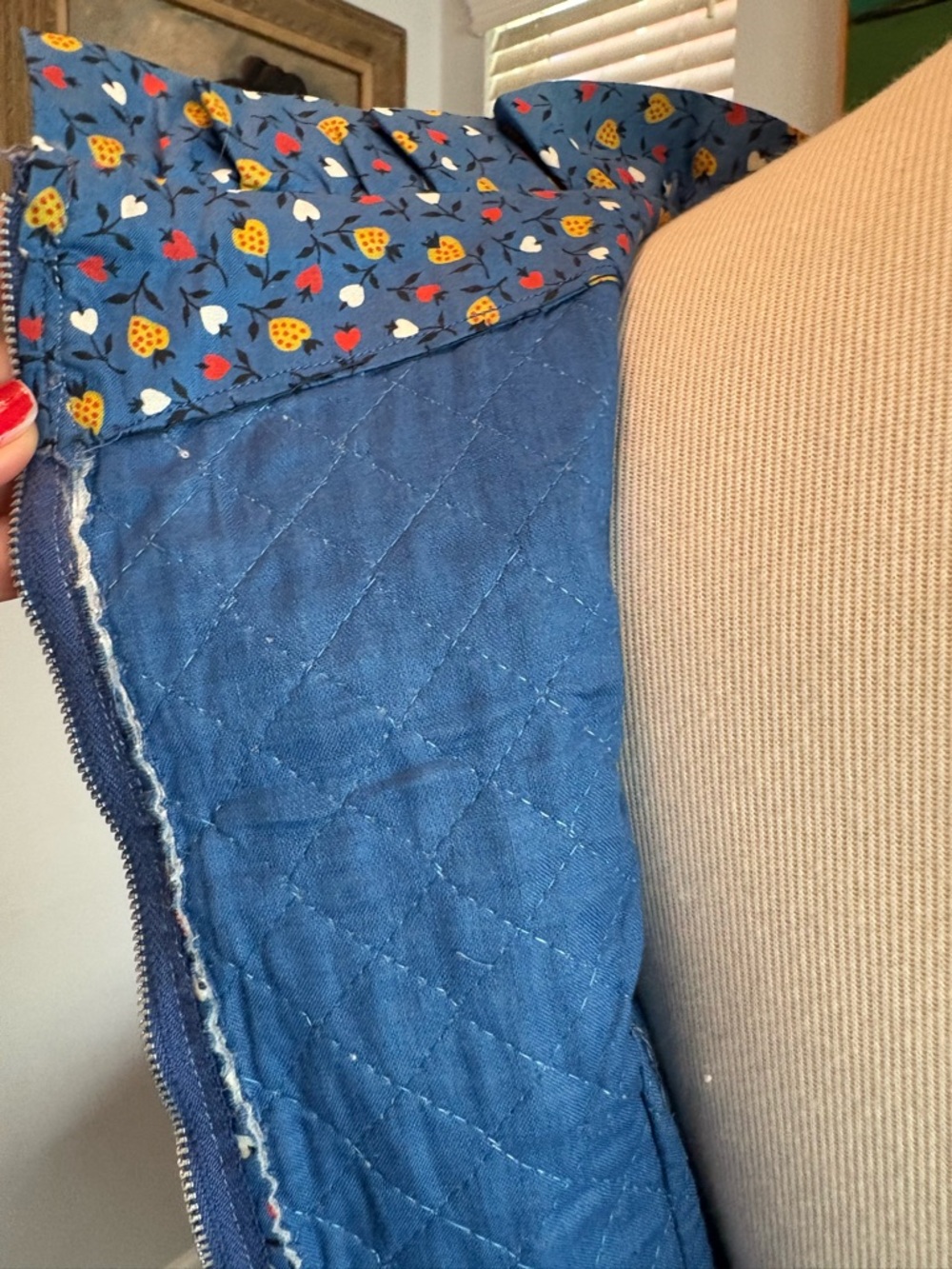 Vintage 50s Blue Floral Quilted Fit-and-Flare Dress with Strawberries and Hearts - Picture 10 of 11